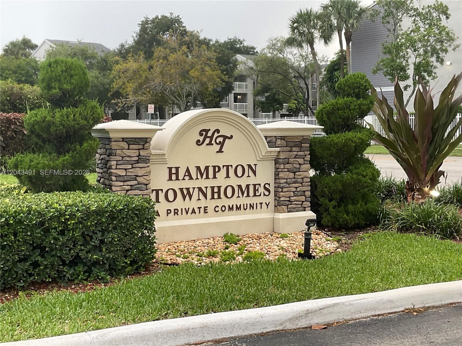 1209 Sussex Dr, North Lauderdale, FL 33068 — zdjęcie 2