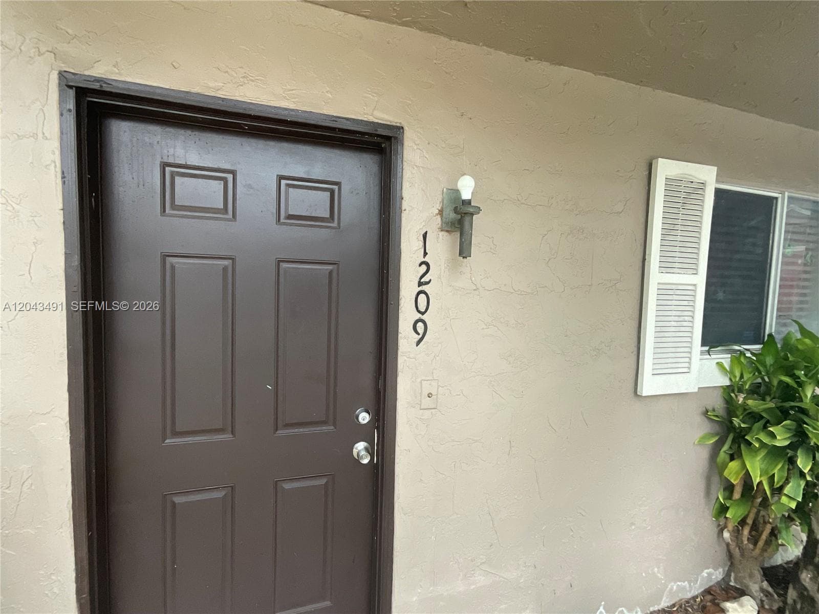 1209 Sussex Dr, North Lauderdale, FL 33068 — zdjęcie 4