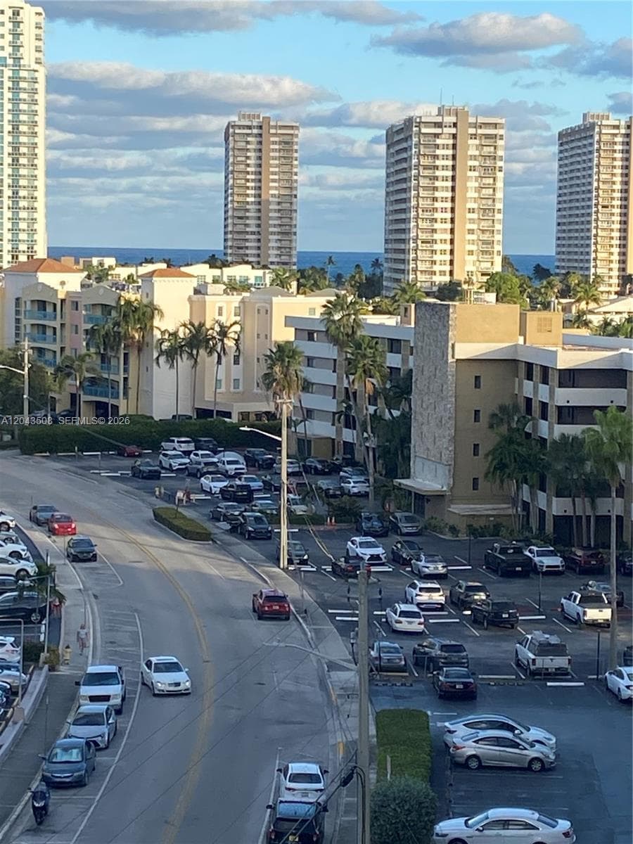 401 Golden Isles Dr # 813, Hallandale Beach, FL 33009 — zdjęcie 2