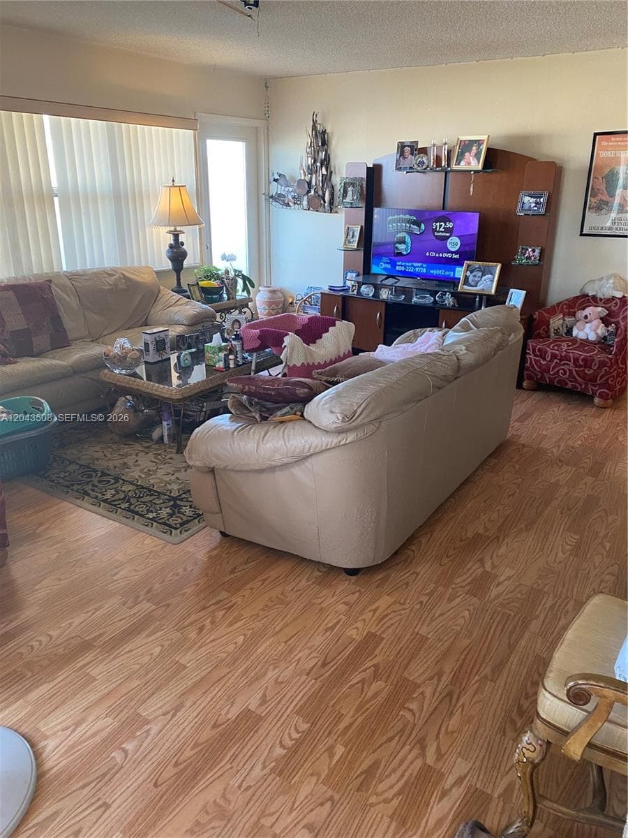 401 Golden Isles Dr # 813, Hallandale Beach, FL 33009 — zdjęcie 5