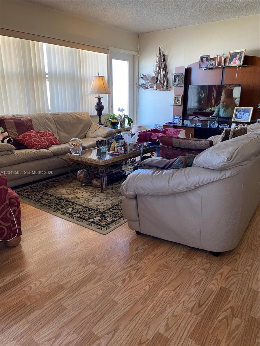 401 Golden Isles Dr # 813, Hallandale Beach, FL 33009 — zdjęcie 4