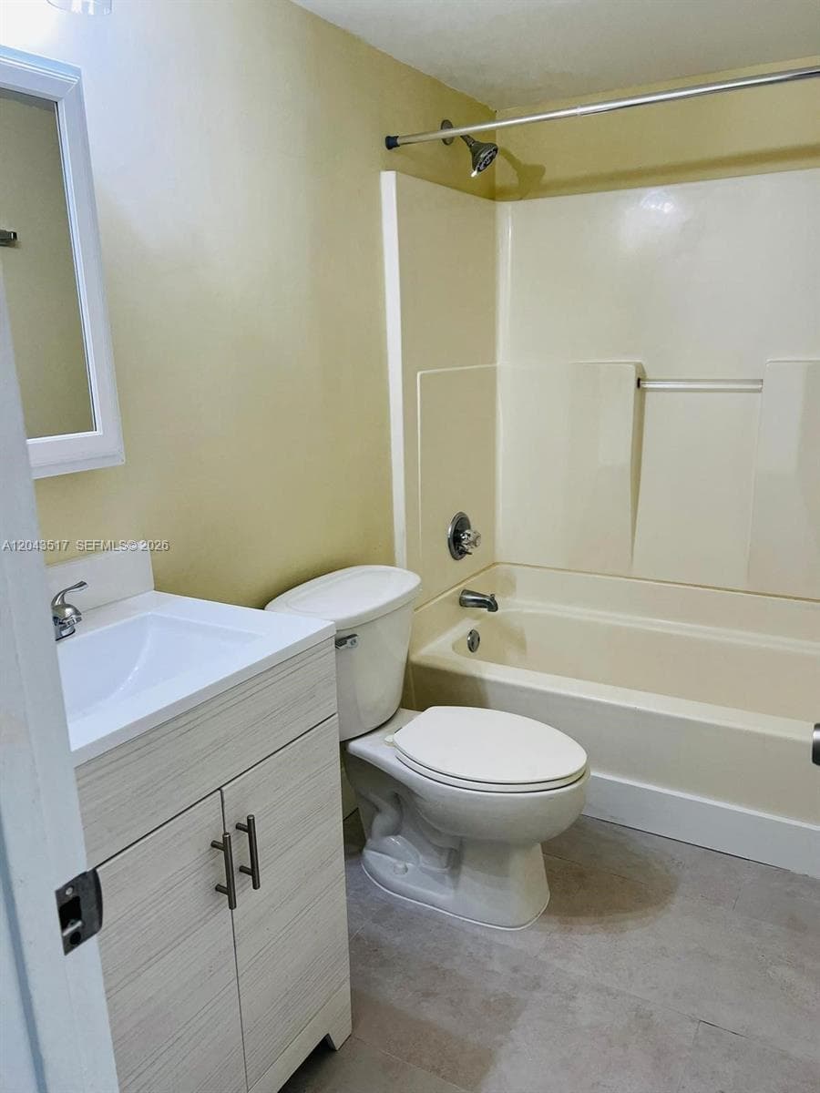 2301 NE 6th Ave # 204, Wilton Manors, FL 33305 — zdjęcie 3