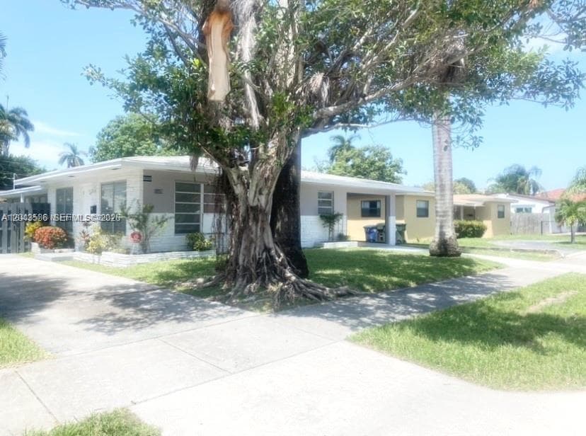 1005 NE 2nd St, Hallandale Beach, FL 33009 — zdjęcie 3