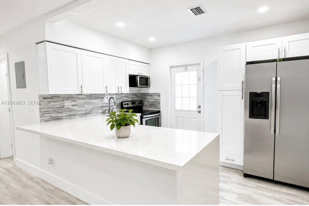 59 E 10th St, Hialeah, FL 33010 — zdjęcie 5