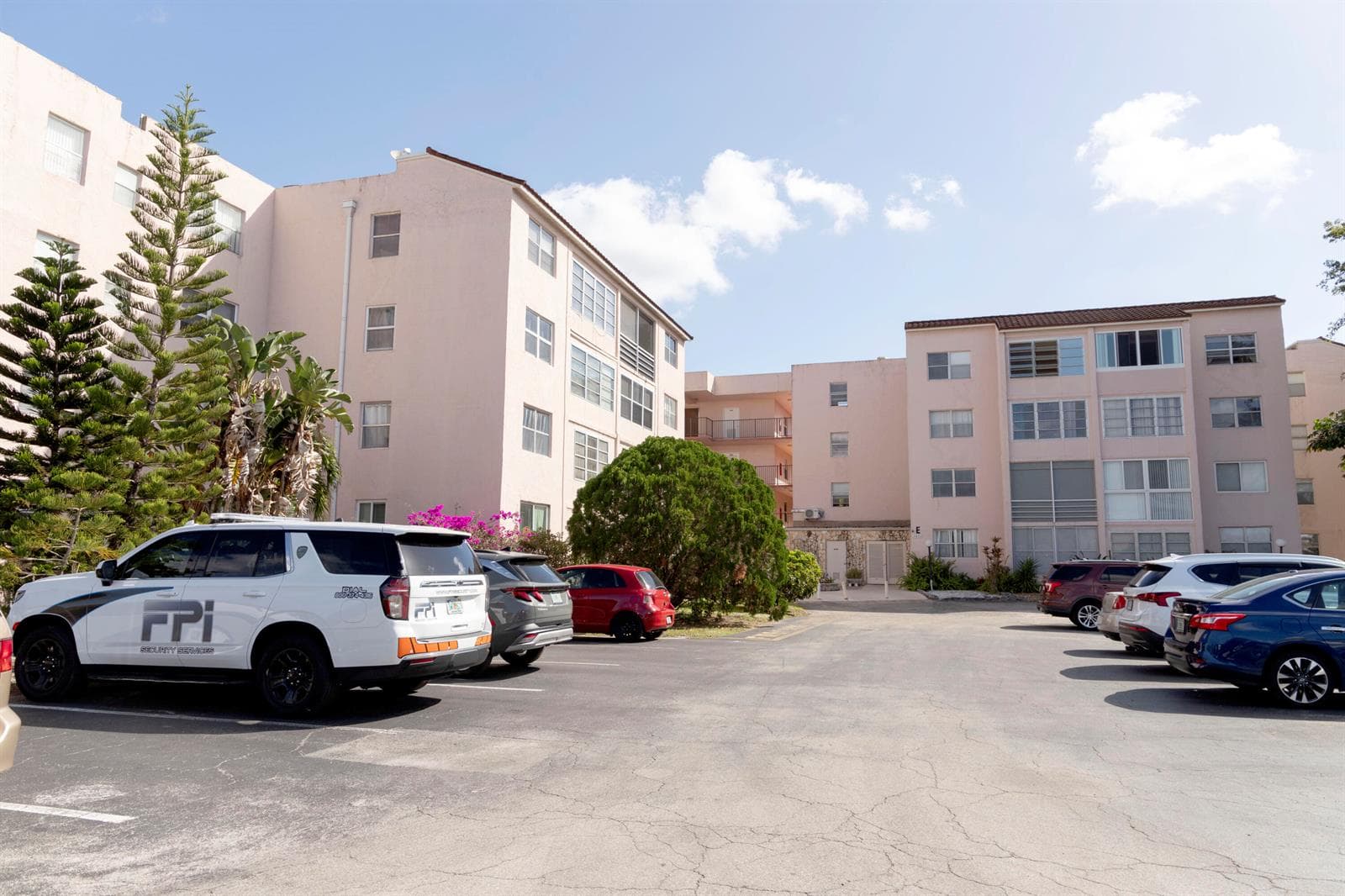 2851 Somerset Drive # 116, Lauderdale Lakes, FL 33311
