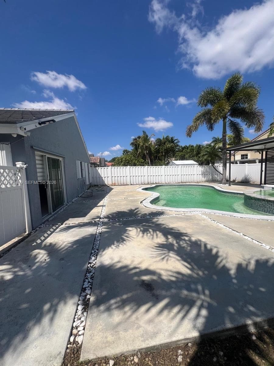 19227 NW 22nd St, Pembroke Pines, FL 33029 — zdjęcie 2