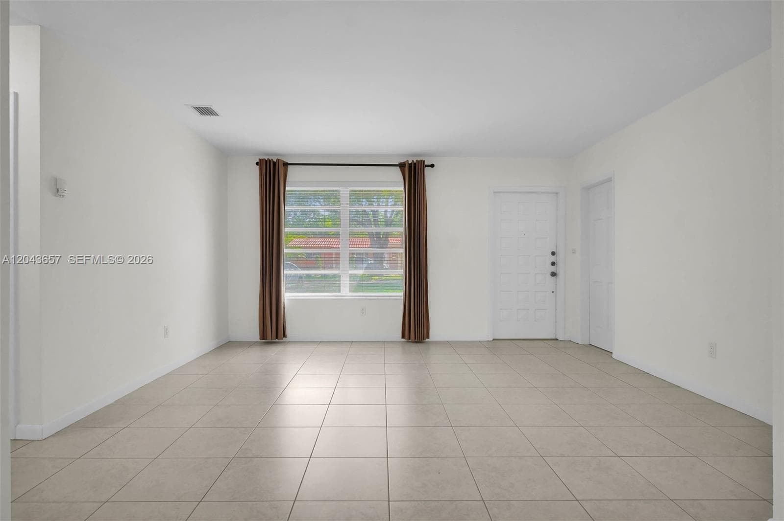 14375 Lake Candlewood Ct, Miami Lakes, FL 33014 — zdjęcie 5