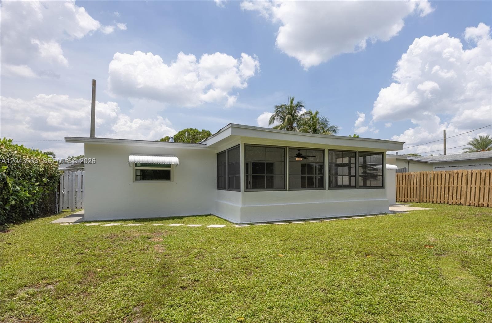 8571 NW 27th Pl, Sunrise, FL 33322 — zdjęcie 5
