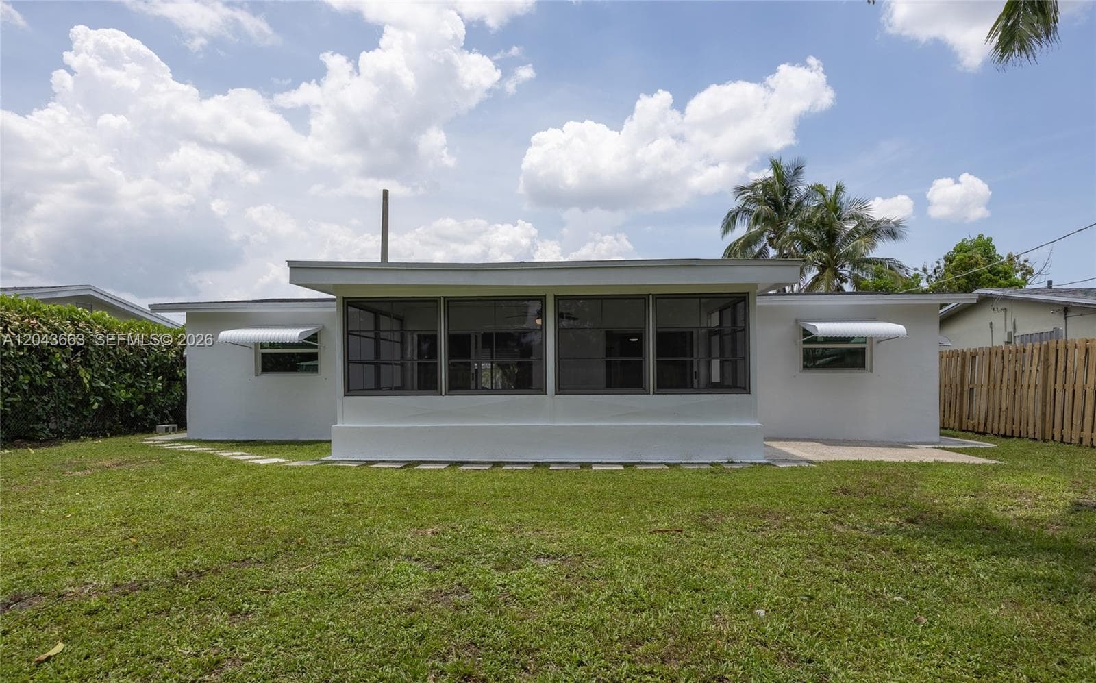 8571 NW 27th Pl, Sunrise, FL 33322 — zdjęcie 4