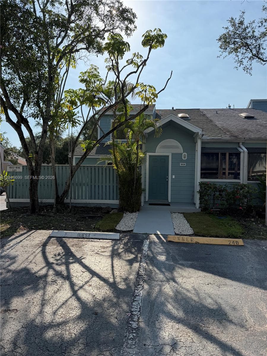 1808 Runners Way # 1808, North Lauderdale, FL 33068