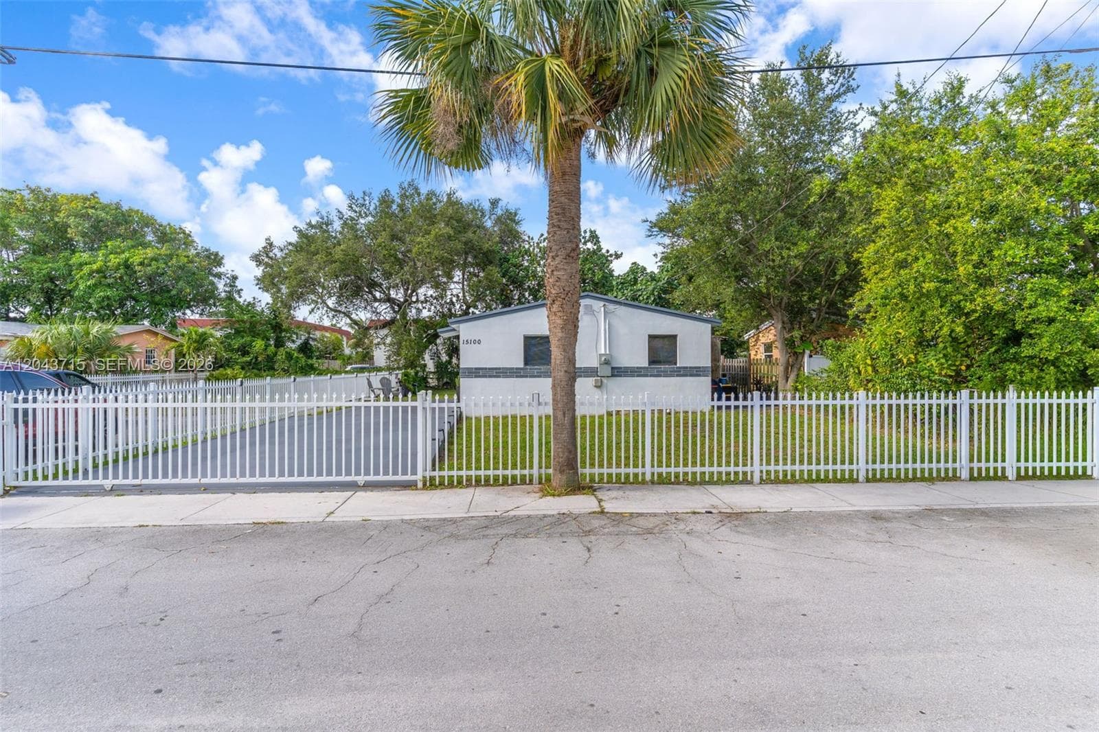 15100 NE 14th Ct, North Miami Beach, FL 33162 — zdjęcie 2