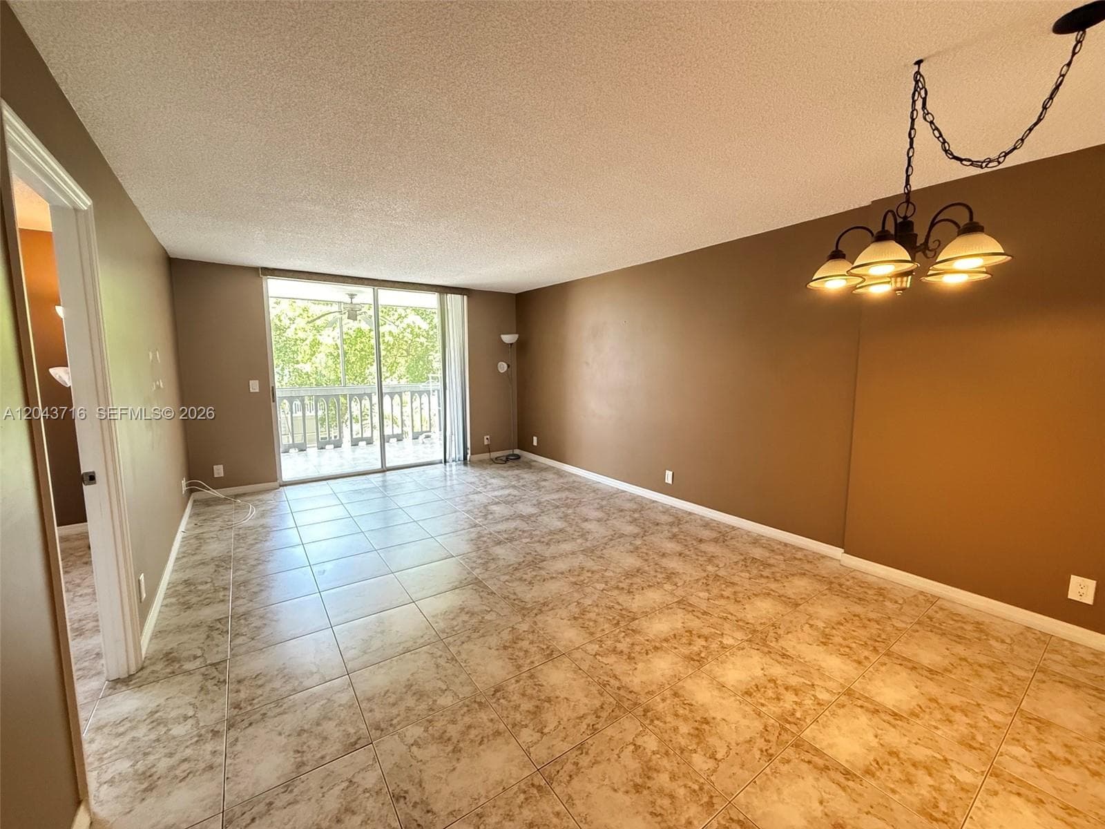 320 NE 12th Ave # 303, Hallandale Beach, FL 33009 — zdjęcie 4