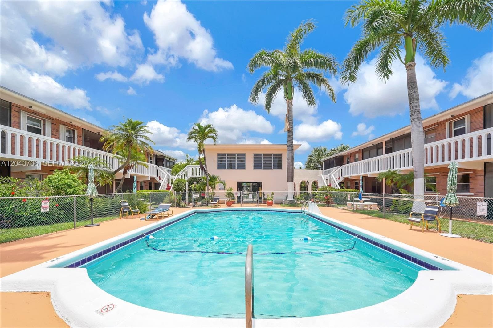 160 NE 8th Ave # 27A, Hallandale Beach, FL 33009 — zdjęcie 3