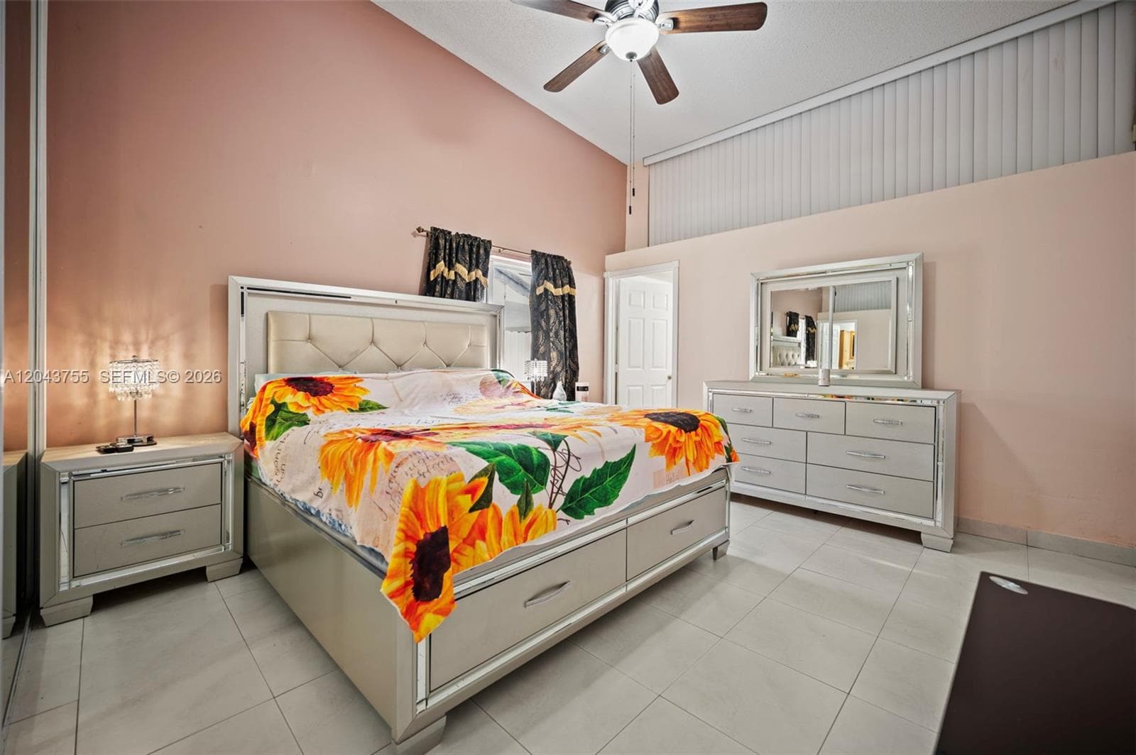 7581 W 29th Way, Hialeah, FL 33018 — zdjęcie 2