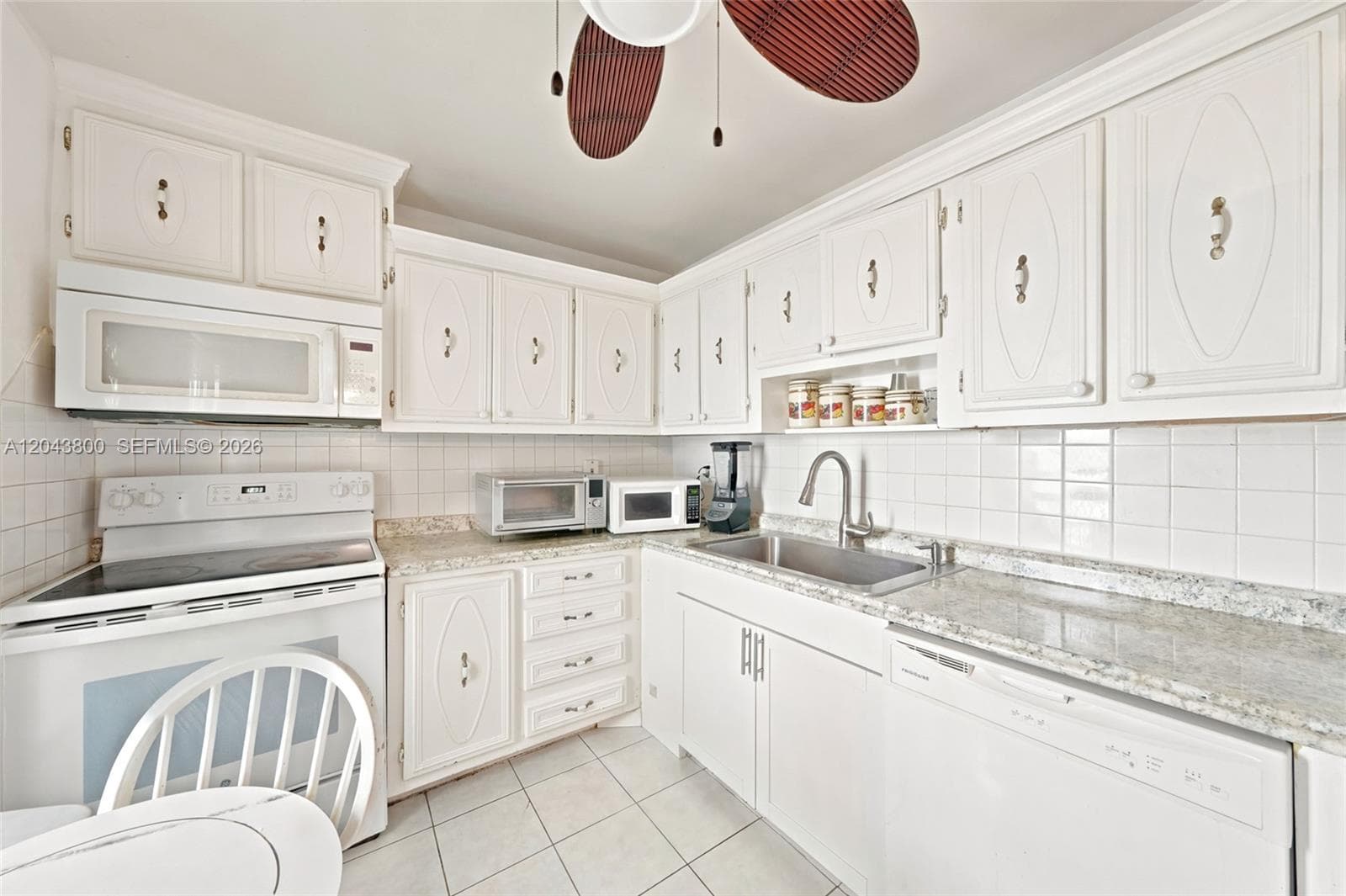 4141 NW 44th Ave # 321, Lauderdale Lakes, FL 33319 — zdjęcie 4