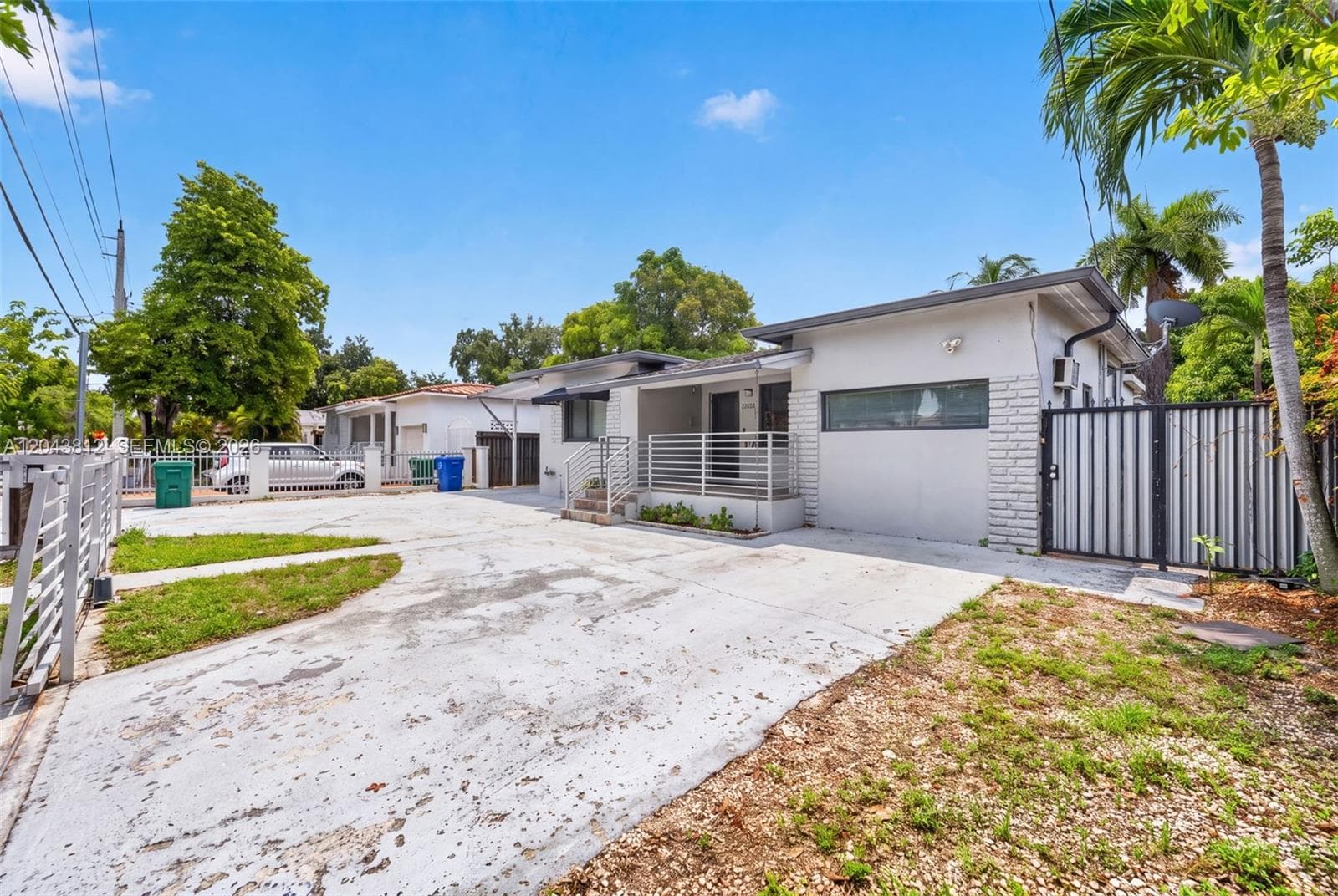 2360 SW 2nd St, Miami, FL 33135 — zdjęcie 3