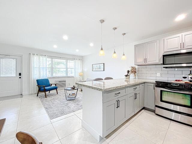 410 Chatham T, West Palm Beach, FL 33417