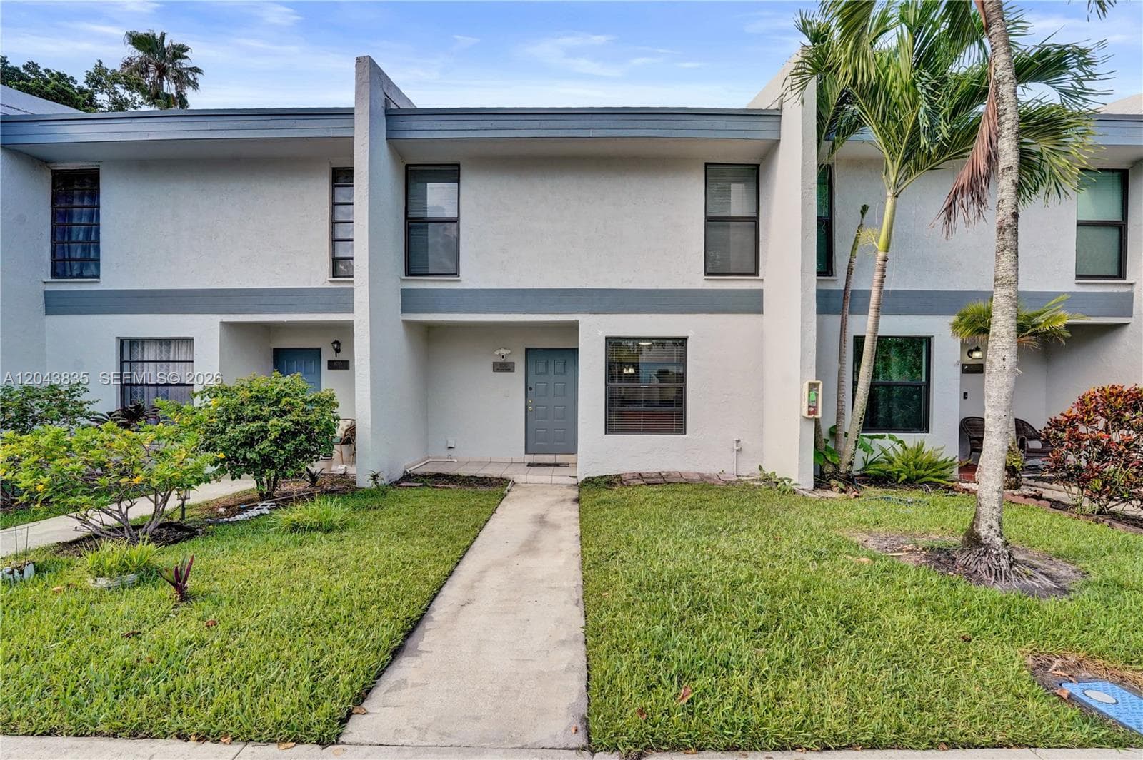 9220 NW 14th St # 272, Pembroke Pines, FL 33024