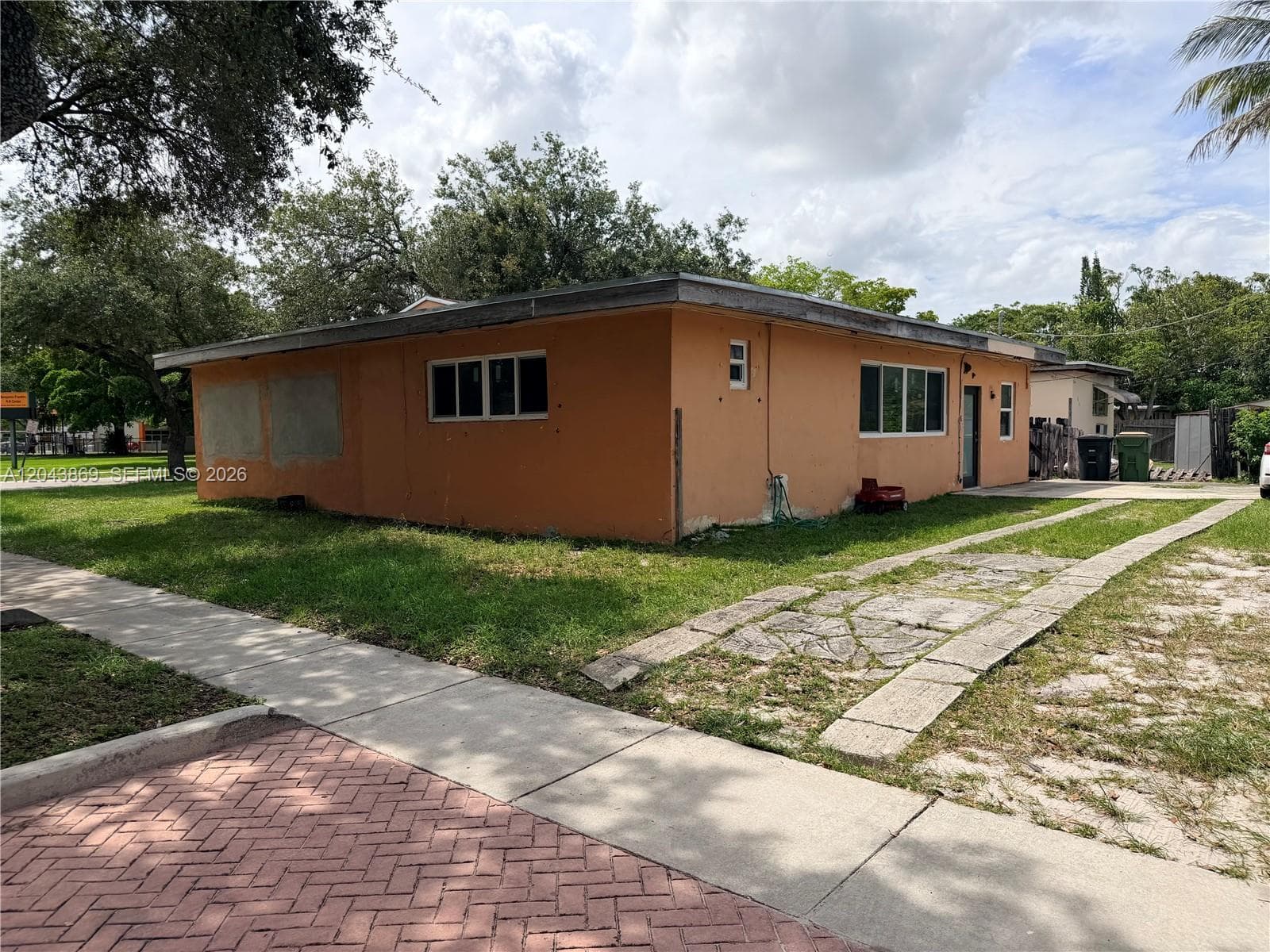 13105 NW 12th Ave, North Miami, FL 33168 — zdjęcie 3