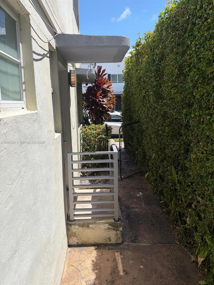 503 75th St # 517, Miami Beach, FL 33141 — zdjęcie 3