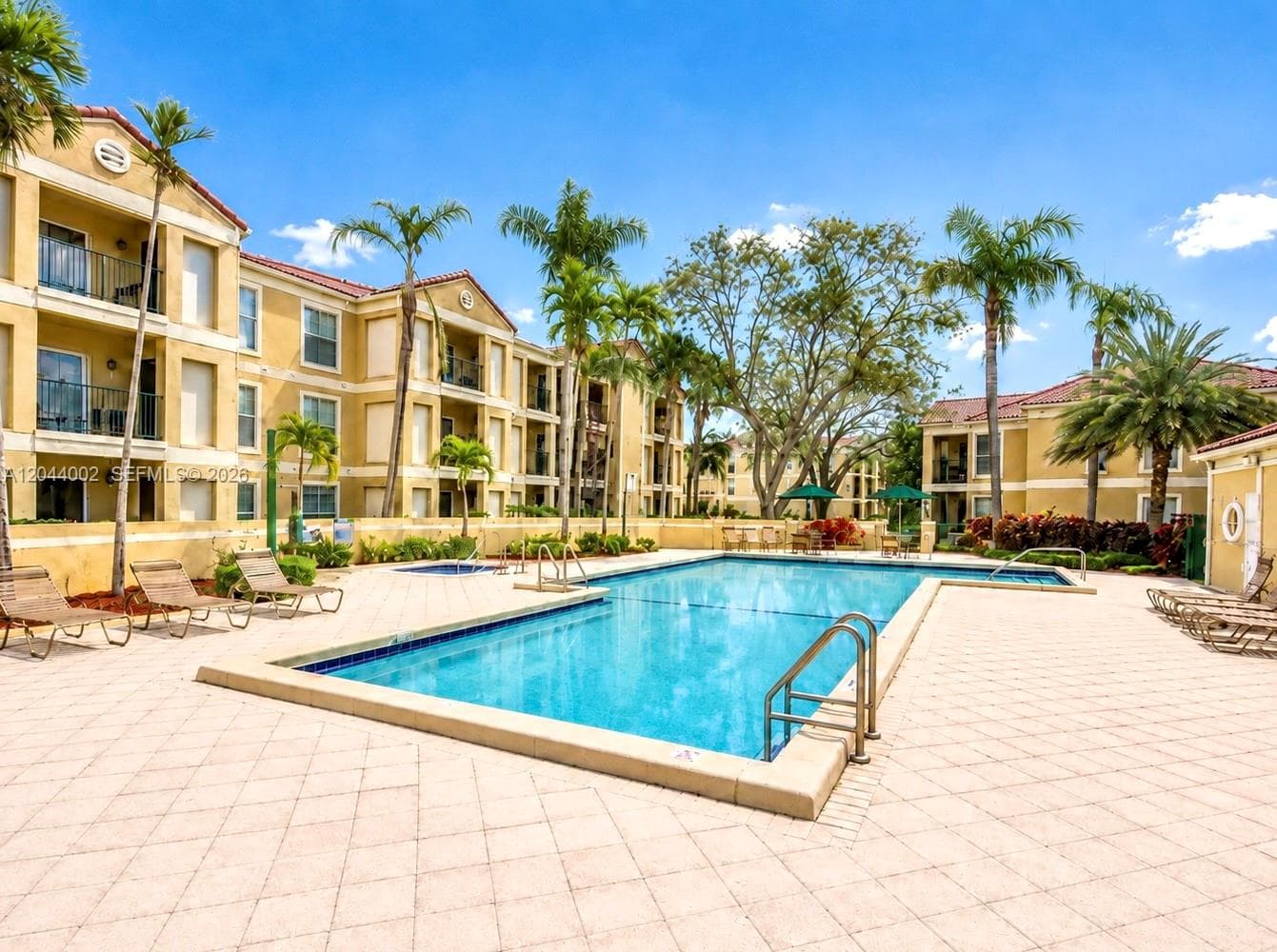977 Riverside Dr # 220, Coral Springs, FL 33071