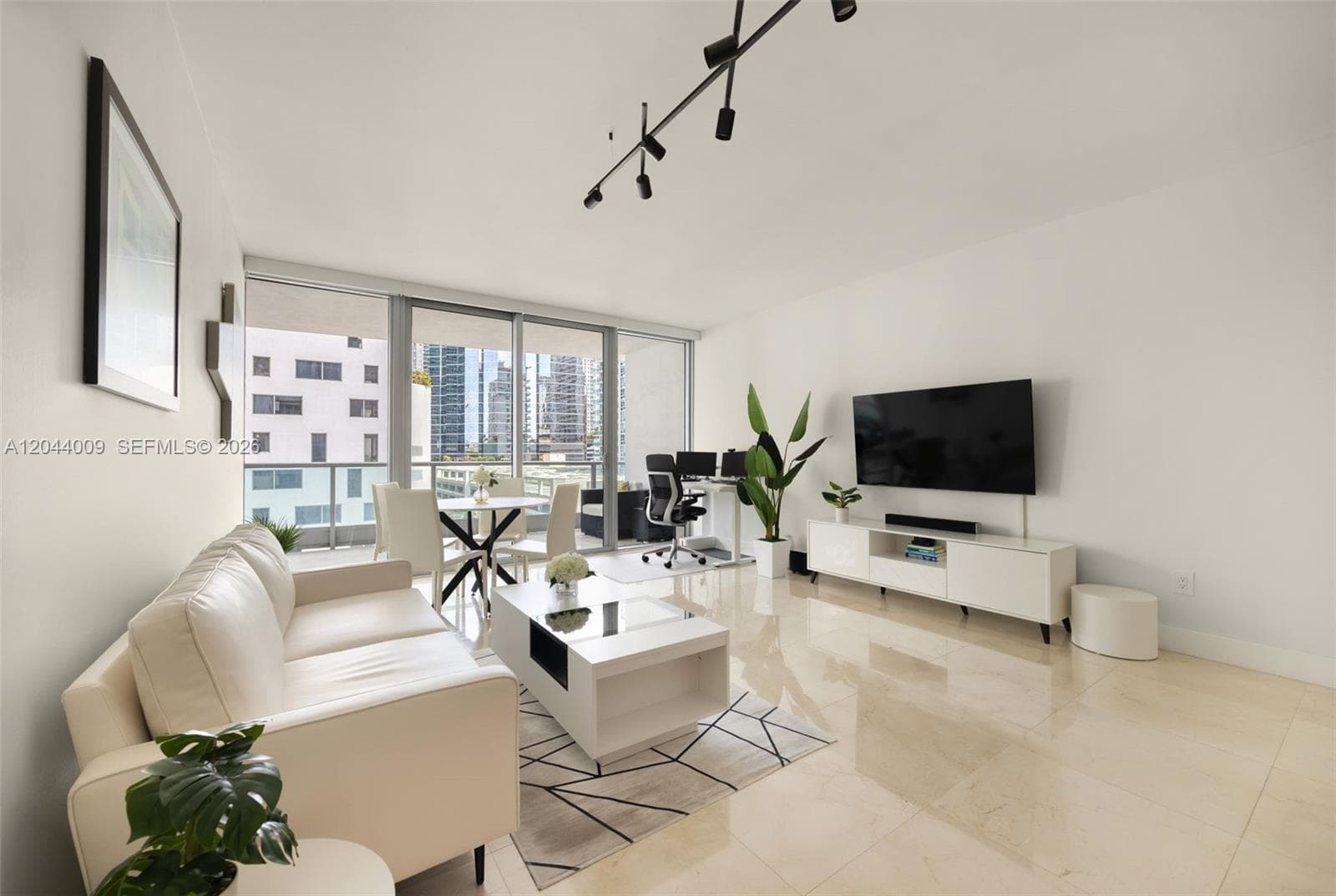 1331 Brickell Bay Dr # 904, Miami, FL 33131 — zdjęcie 2