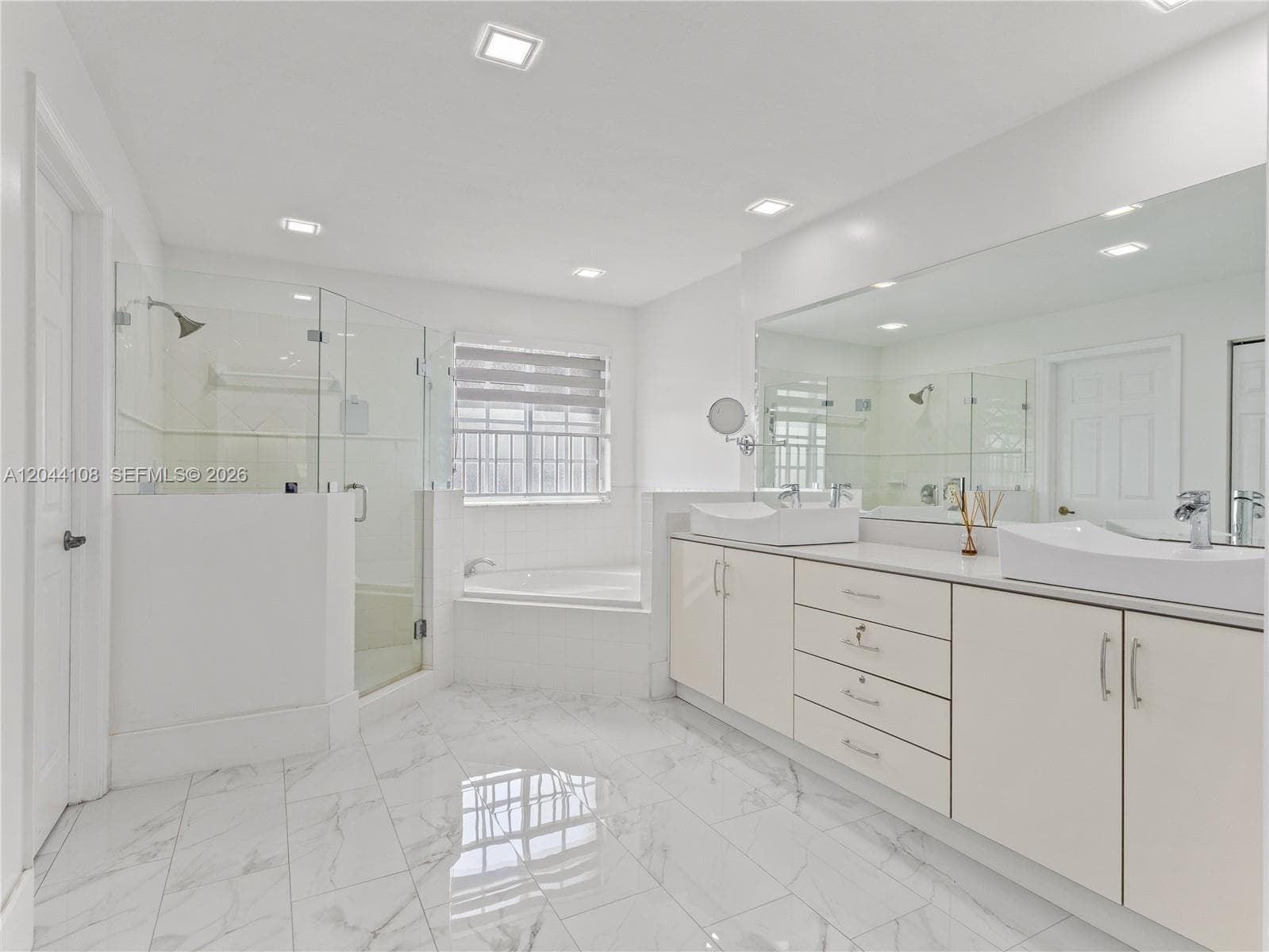 7086 NW 116th Ct, Doral, FL 33178 — zdjęcie 5
