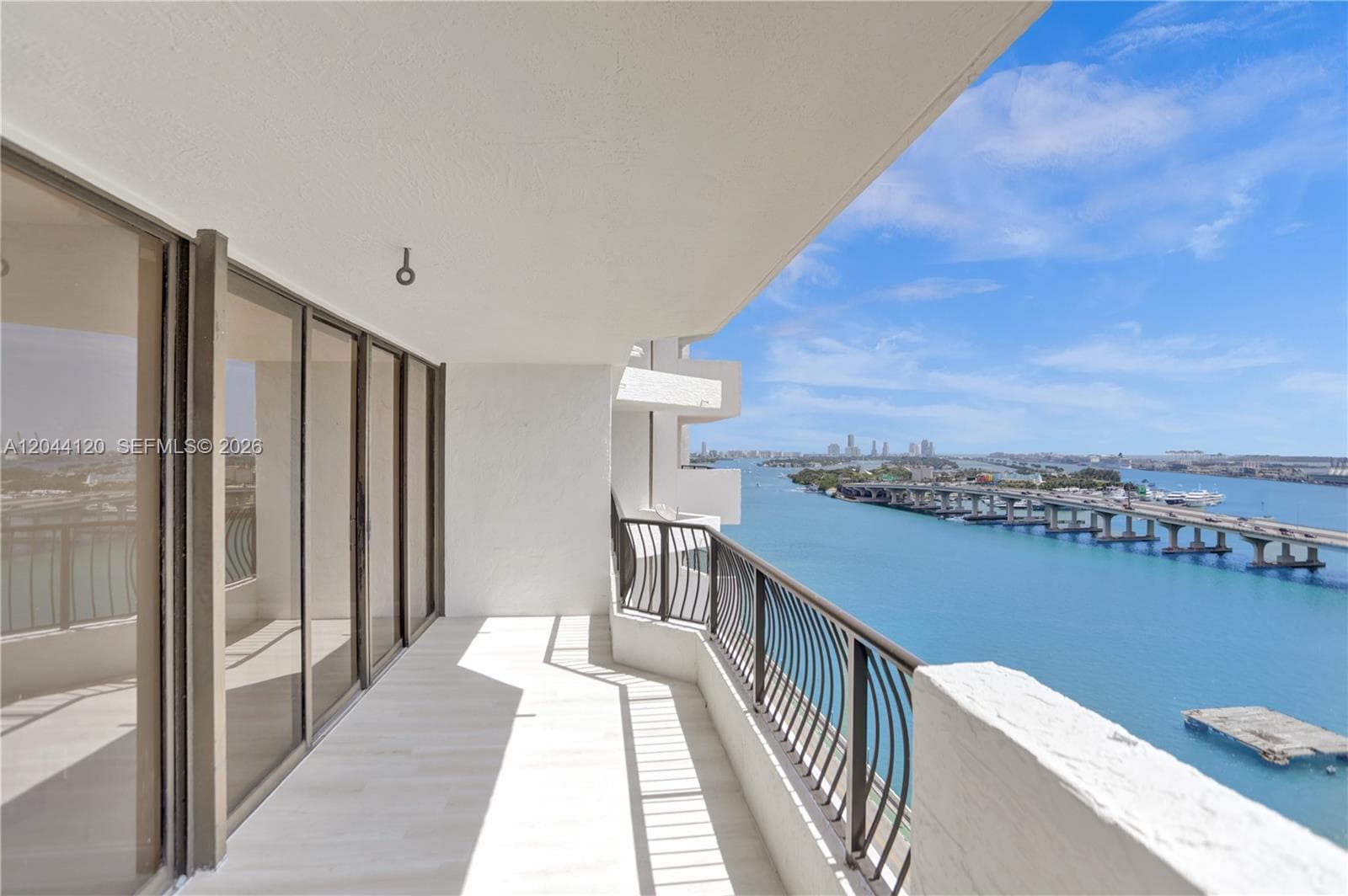 555 NE 15th St # 20I, Miami, FL 33132 — zdjęcie 5