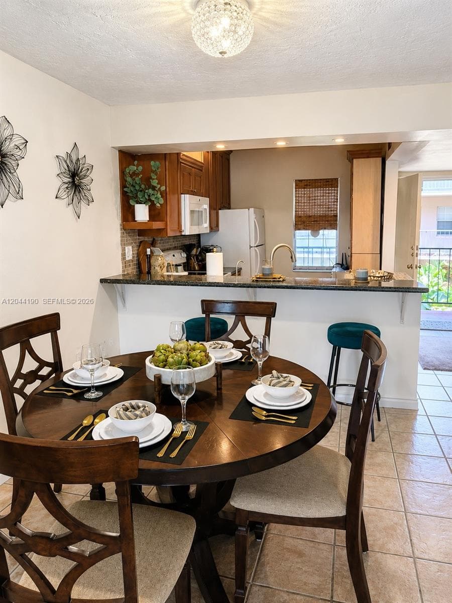 2821 Somerset Dr # 312, Lauderdale Lakes, FL 33311