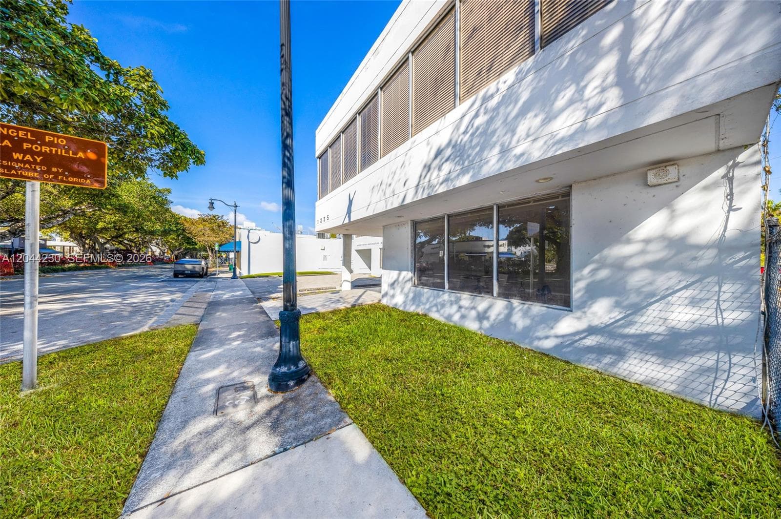 1235 SW 22nd St, Miami, FL 33145 — zdjęcie 3