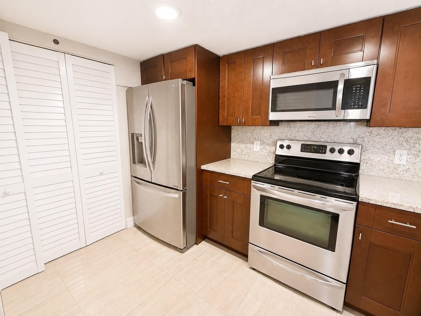 5045 Wiles Road # 105, Coconut Creek, FL 33073 — zdjęcie 5