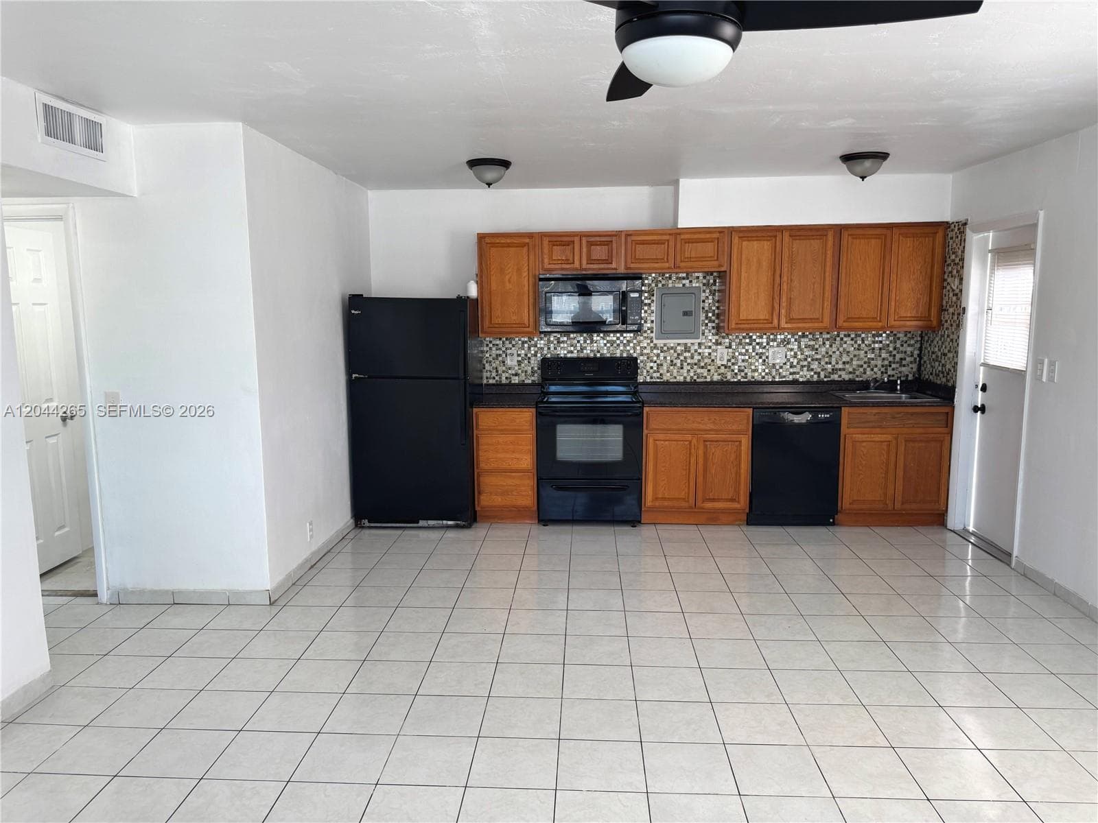 1765 Venice Ln # 4E, North Miami, FL 33181 — zdjęcie 2