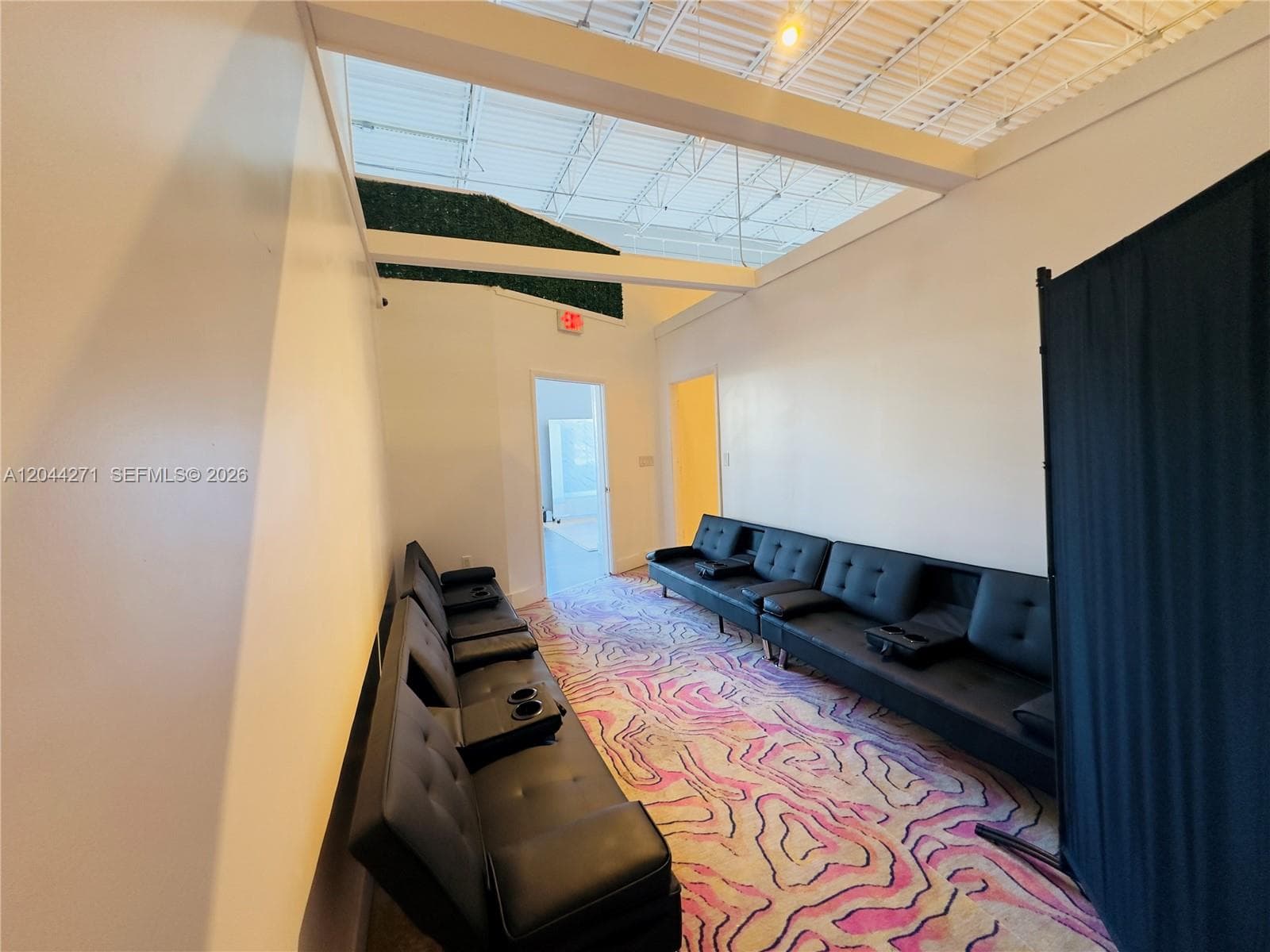 Confidential, North Miami Beach FL 33160 — zdjęcie 5
