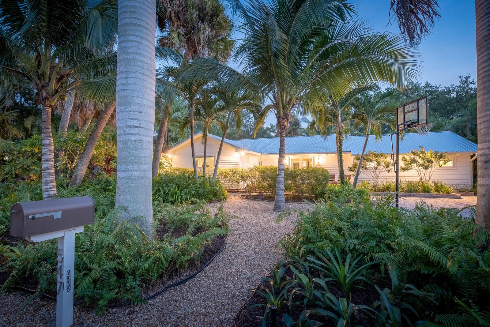 547 SW Riverview Street, Stuart, FL 34994 — zdjęcie 2