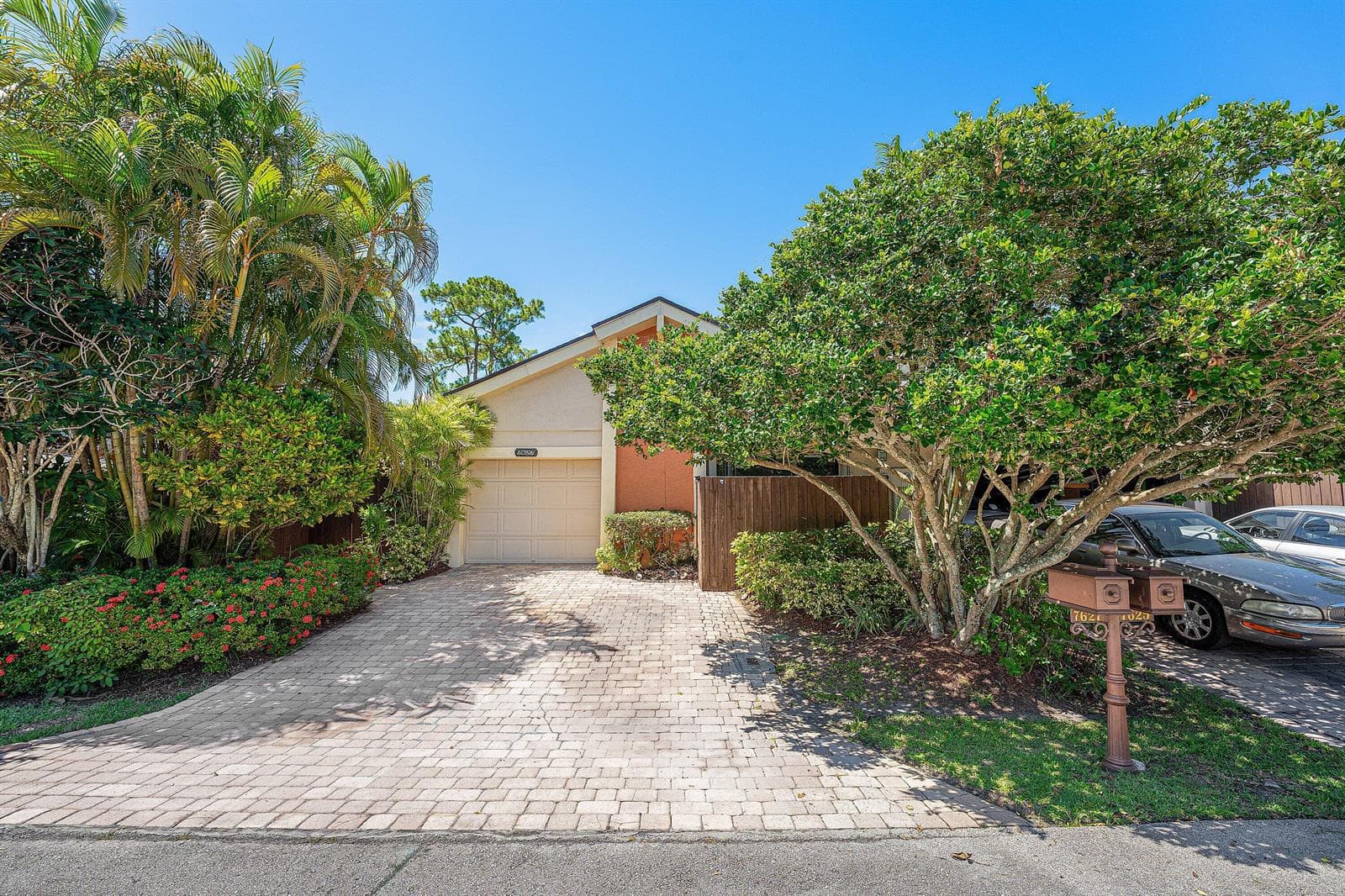 7627 Sierra Drive W, Boca Raton, FL 33433