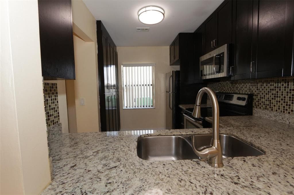 2987 NW 110th Avenue, Sunrise, FL 33322 — zdjęcie 2