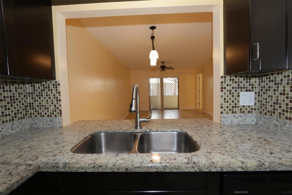 2987 NW 110th Avenue, Sunrise, FL 33322 — zdjęcie 3