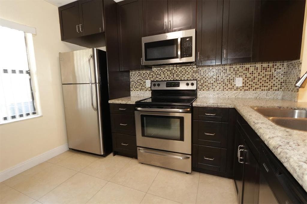 2987 NW 110th Avenue, Sunrise, FL 33322