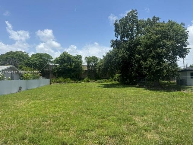 10420 NW 6 AVE, Miami, FL 33150 — zdjęcie 2