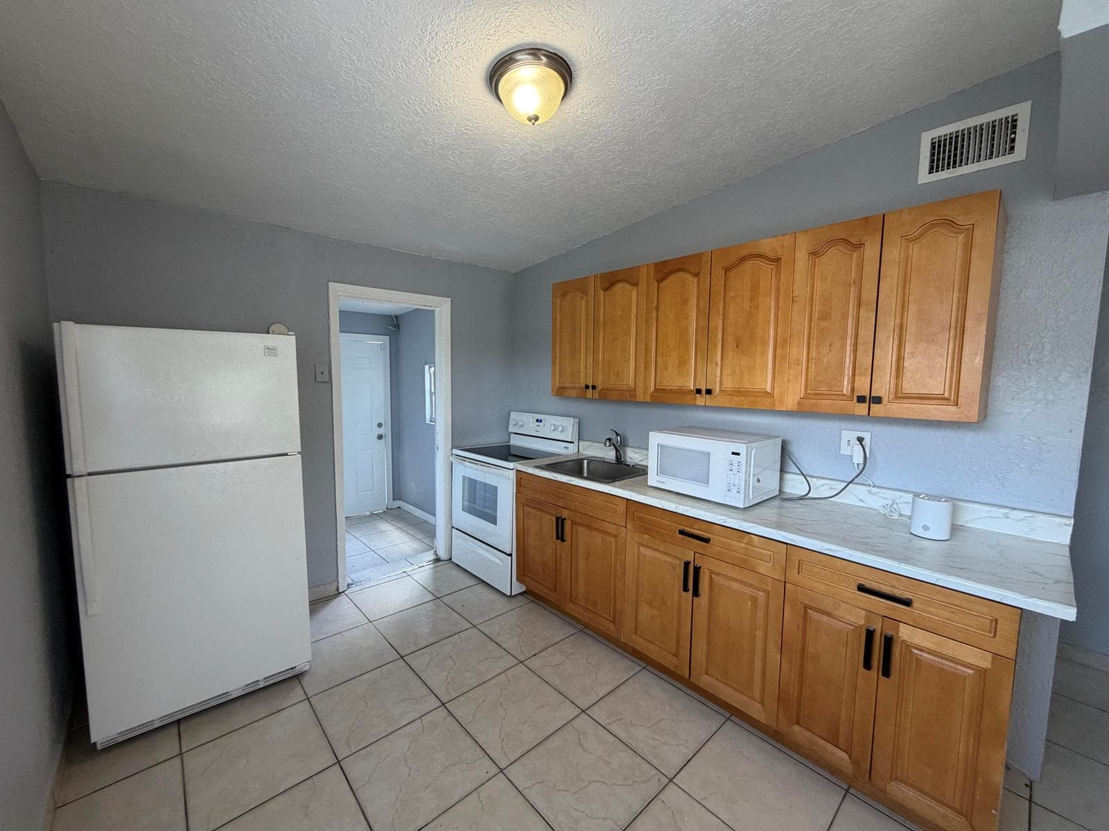 2317 Rutland Street, Opa-Locka, FL 33054 — zdjęcie 5