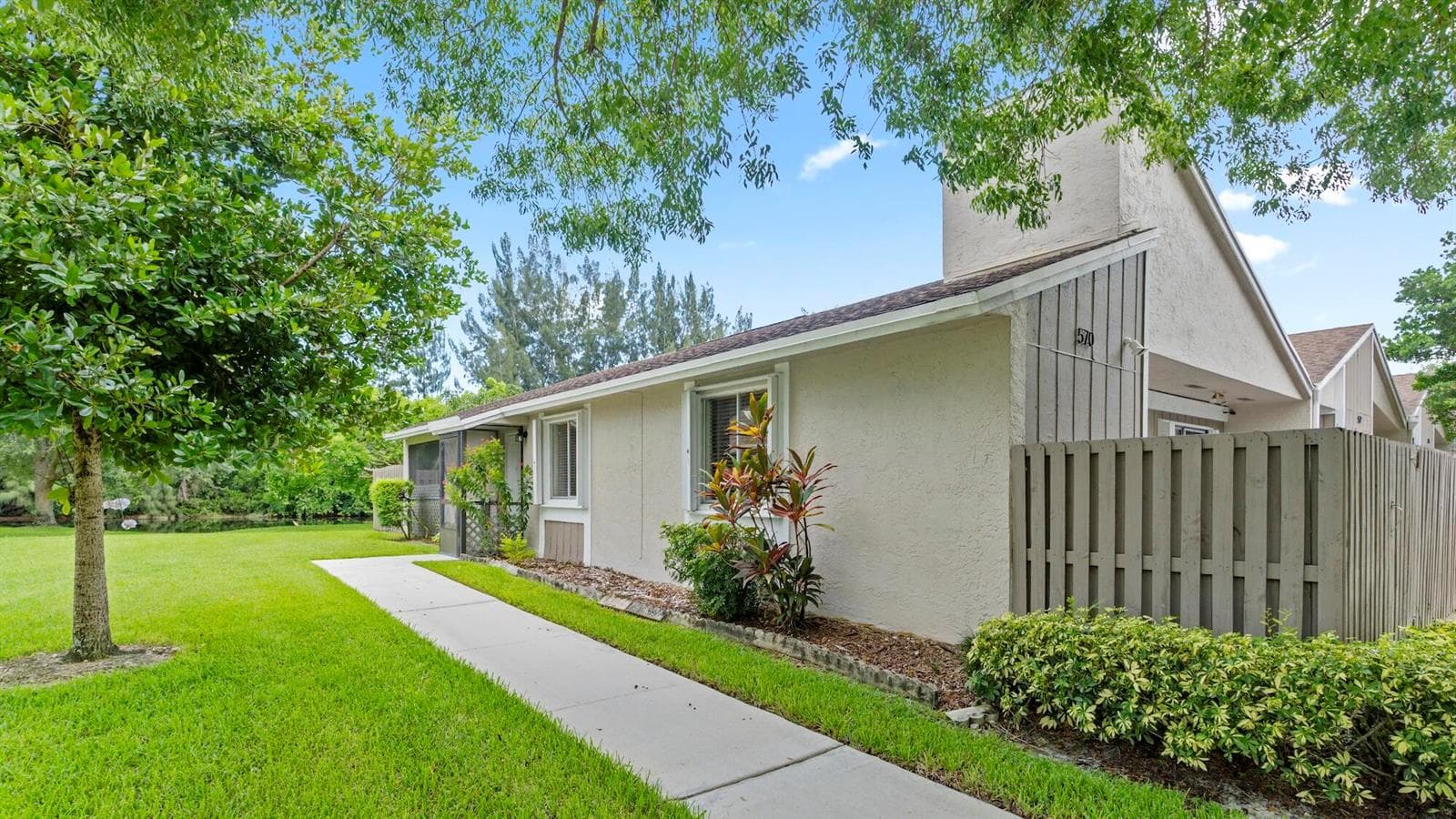 570 Woodgate Circle # A, Sunrise, FL 33326 — zdjęcie 3