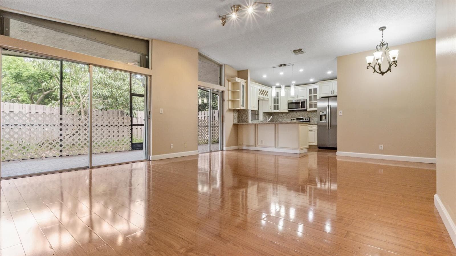570 Woodgate Circle # A, Sunrise, FL 33326 — zdjęcie 4