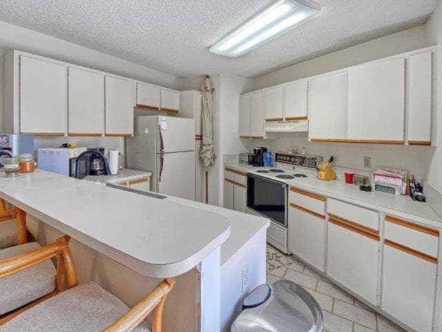 62 Springdale Circle, Palm Springs, FL 33461