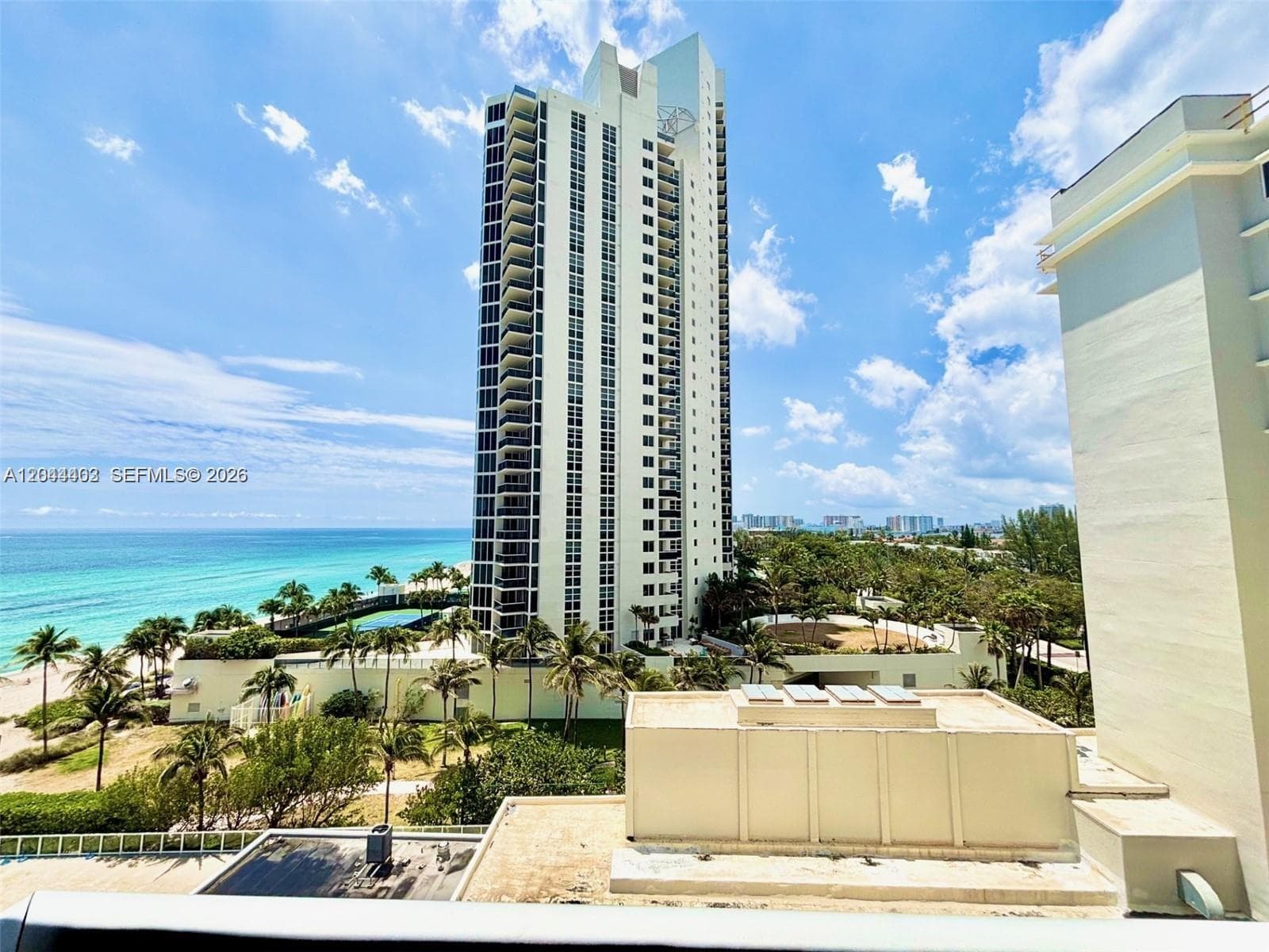 19201 Collins Ave # 606, Sunny Isles Beach, FL 33160 — zdjęcie 4