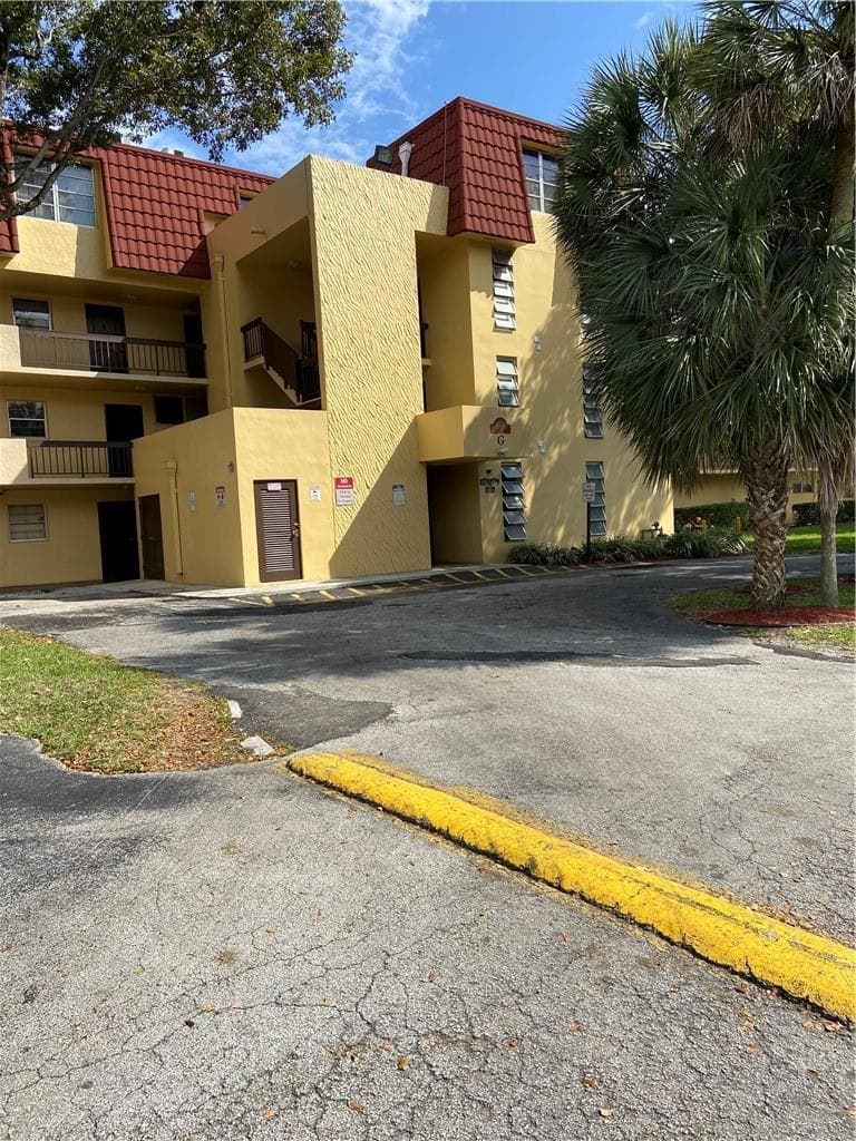 3253 Foxcroft Road # G212, Miramar, FL 33025