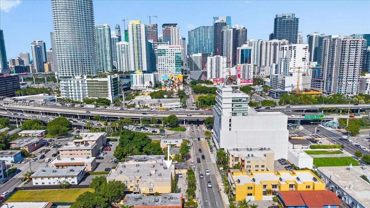 437 SW 7th St # 201, Miami, FL 33130 — zdjęcie 2