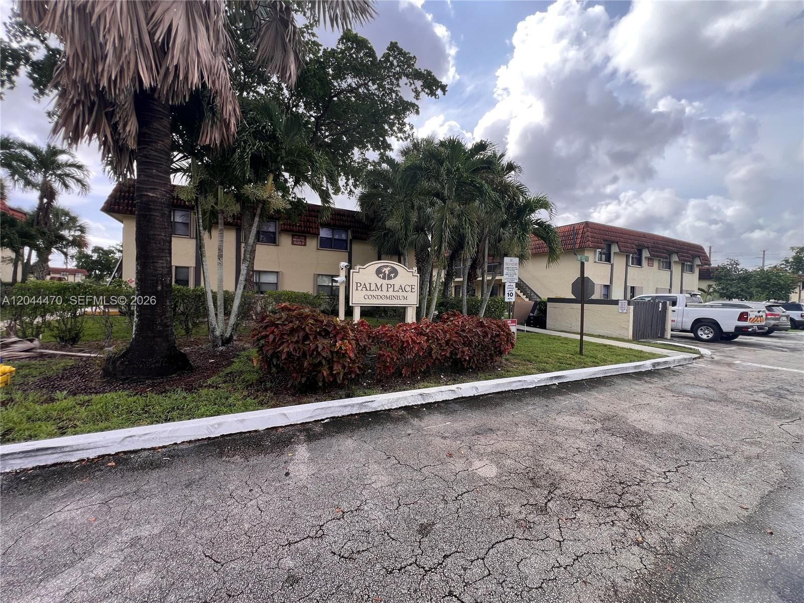 451 NW 100th Pl # 101, Pembroke Pines, FL 33024