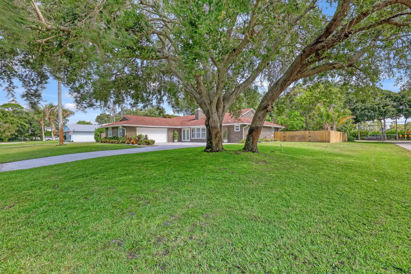 6185 White Oak Court, Jupiter, FL 33458