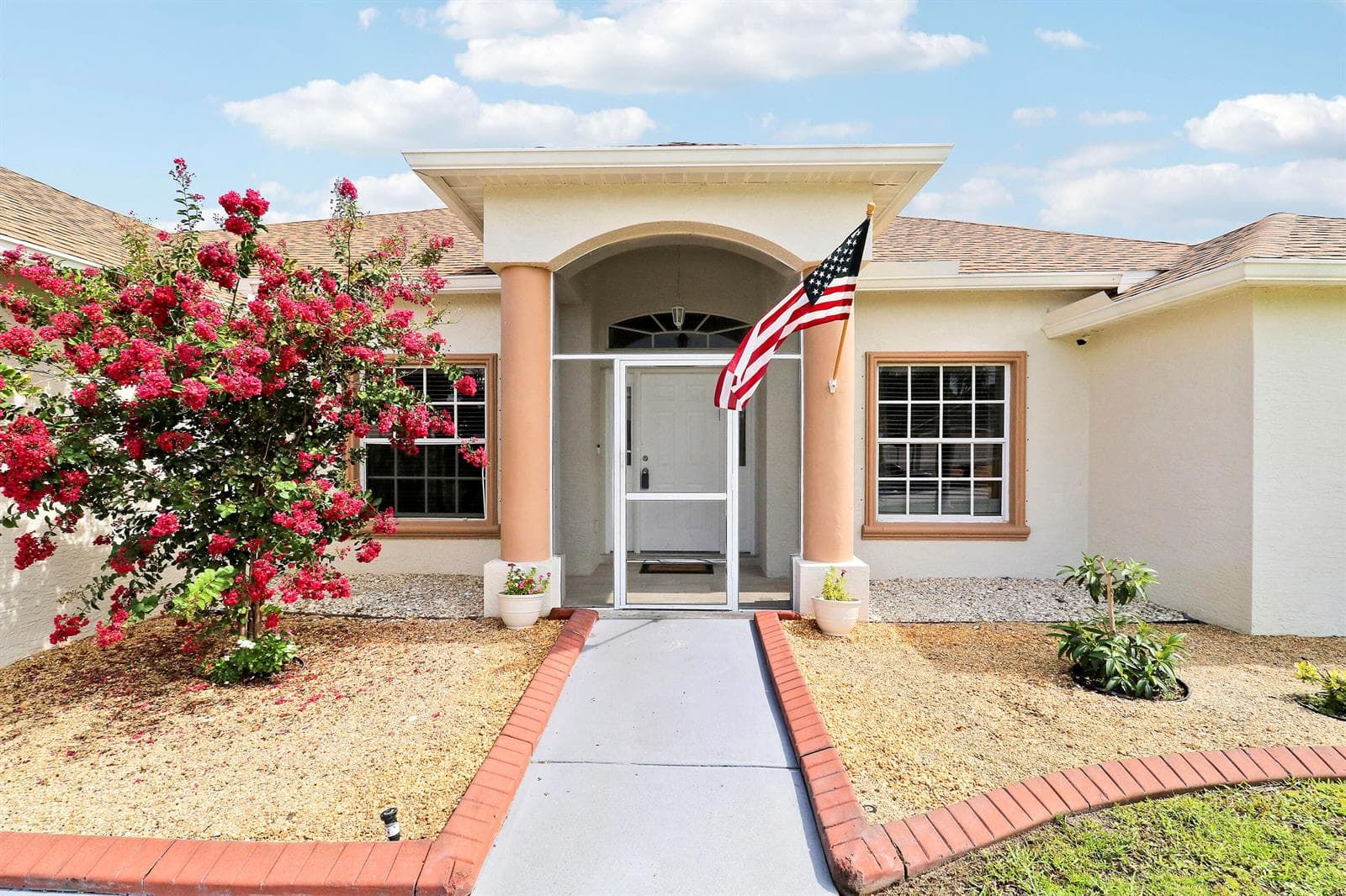 611 SW Saragossa Avenue, FL 34953 — zdjęcie 2