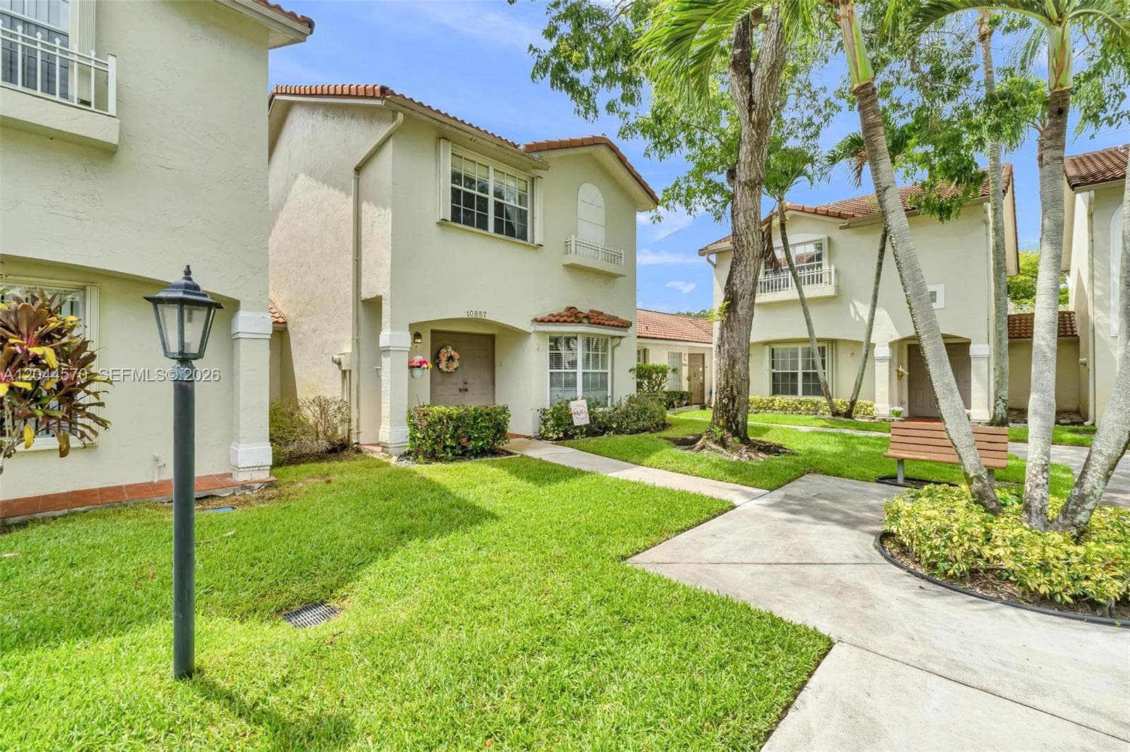 10857 NW 8th St, Pembroke Pines, FL 33026 — zdjęcie 5